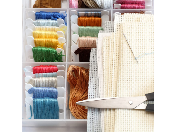 KIT DE BOBINAS DE PLASTICO PARA HILOS DE BORDADO - Imagen 3